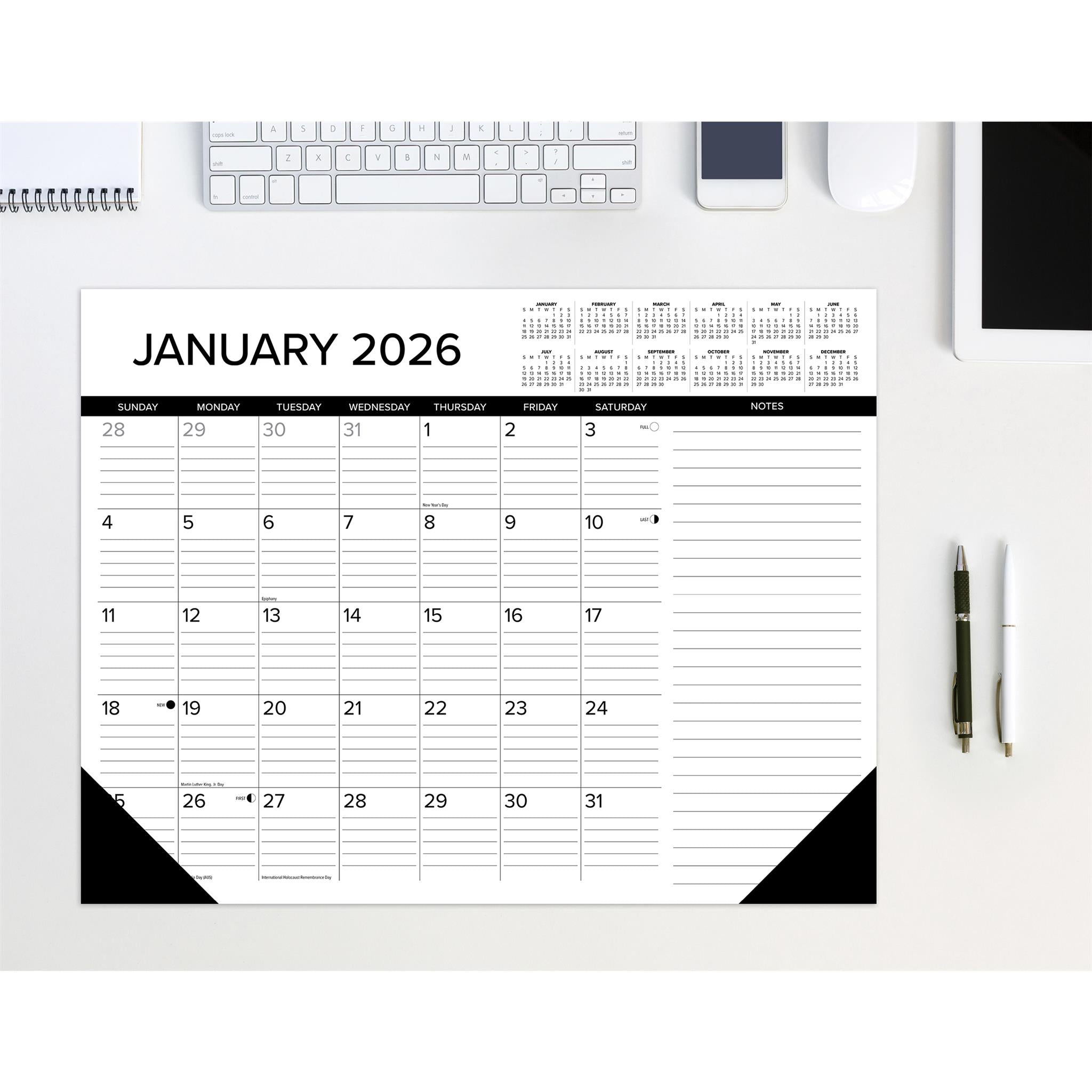 Sous-main calendrier noir et blanc 2026
