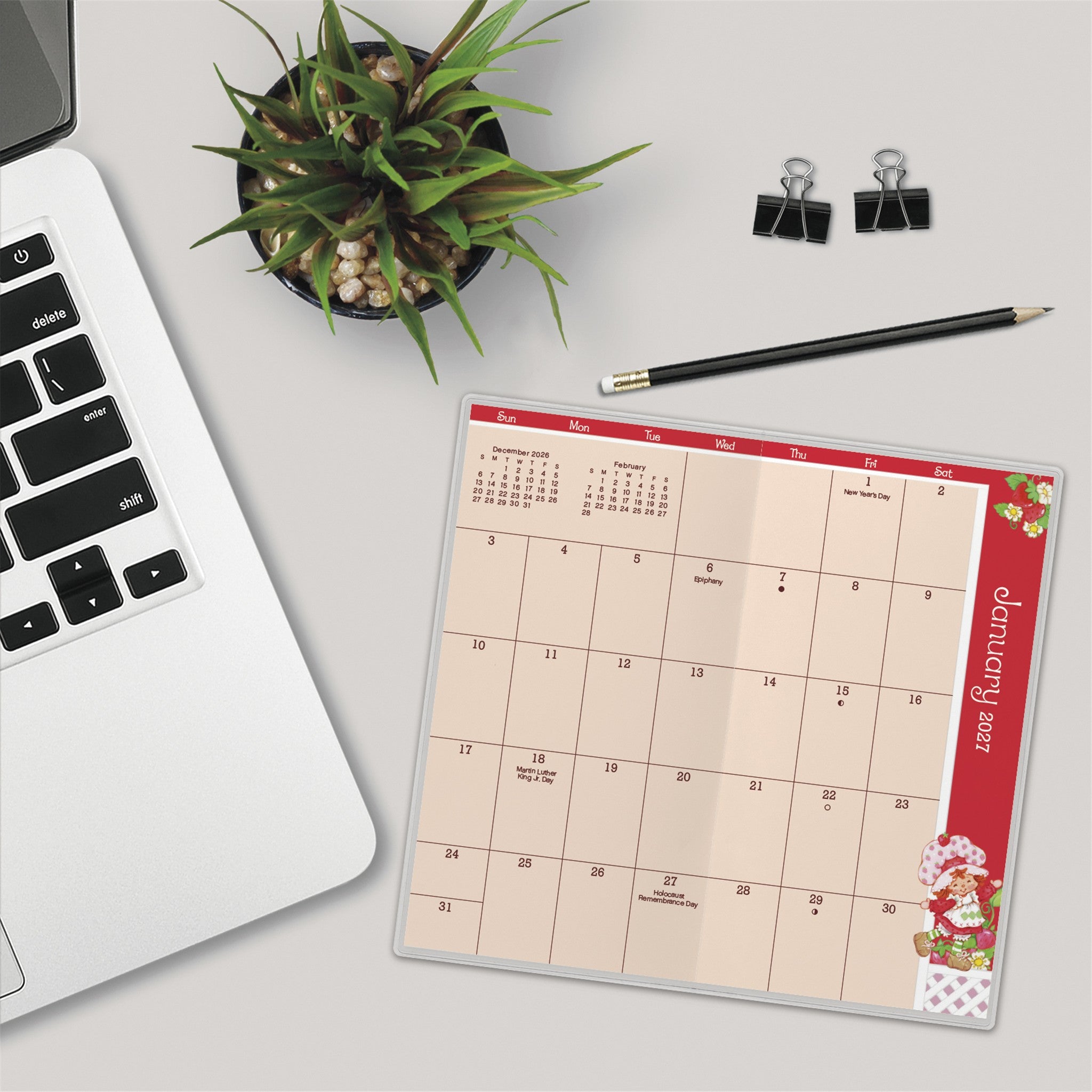 Strawberry Shortcake 2027-2028 2-Year Pocket Planner
