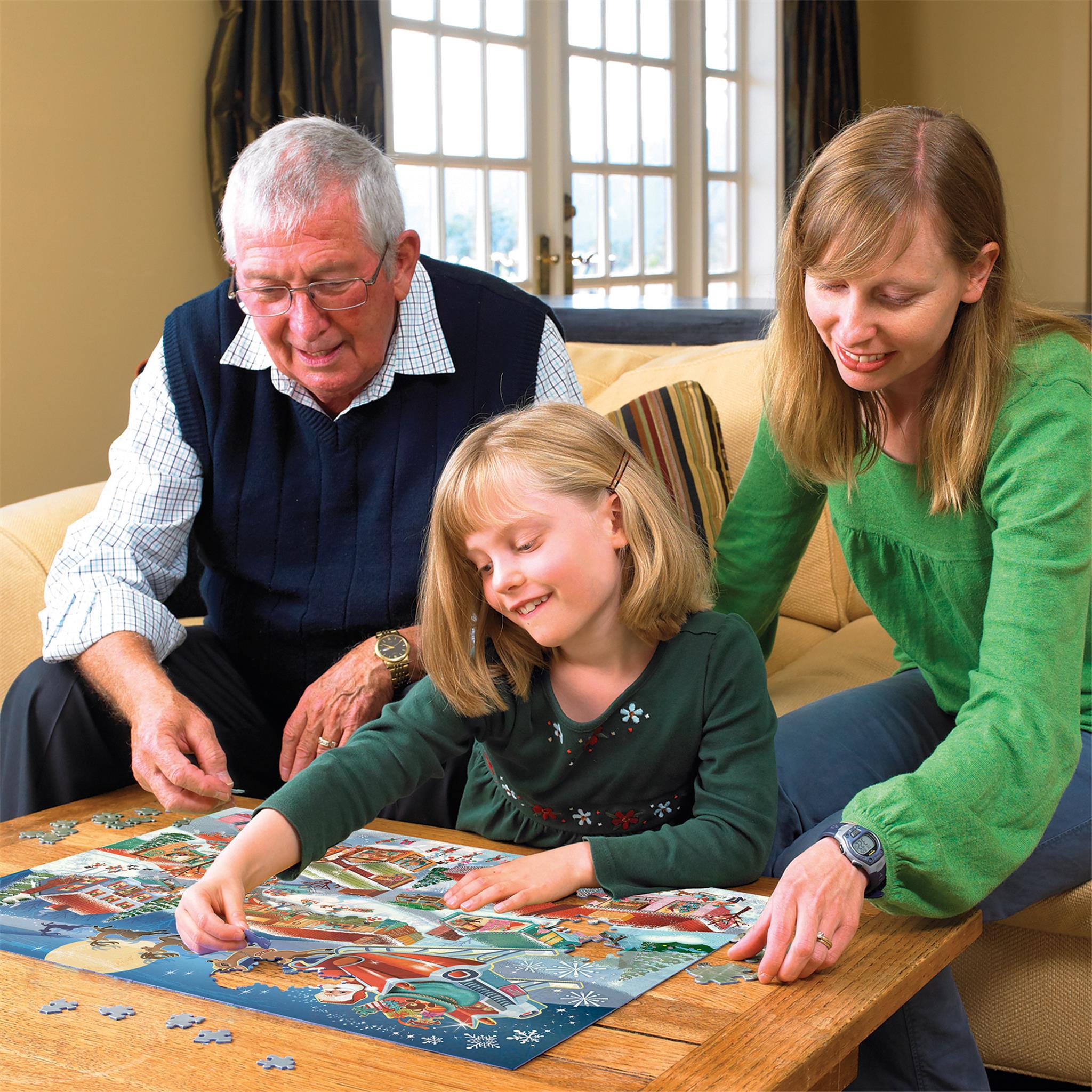 Santa's Flyby Family 350 Piece Puzzle
